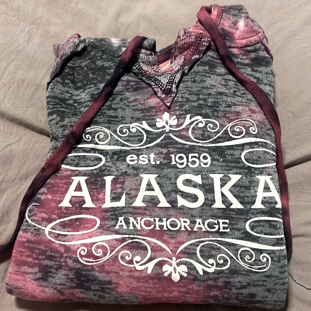 Women’s Alaska sweatshirt